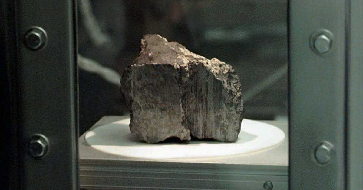 Обнаруженные в 1996 году в марсианском метеорите ALH 84001 карбонатные глобулы, содержащие органические молекулы, долгое время были центром дискуссии о возможном существовании жизни на древнем Марсе Изучив тонкие поперечные спилы этих глобул, ученые устан