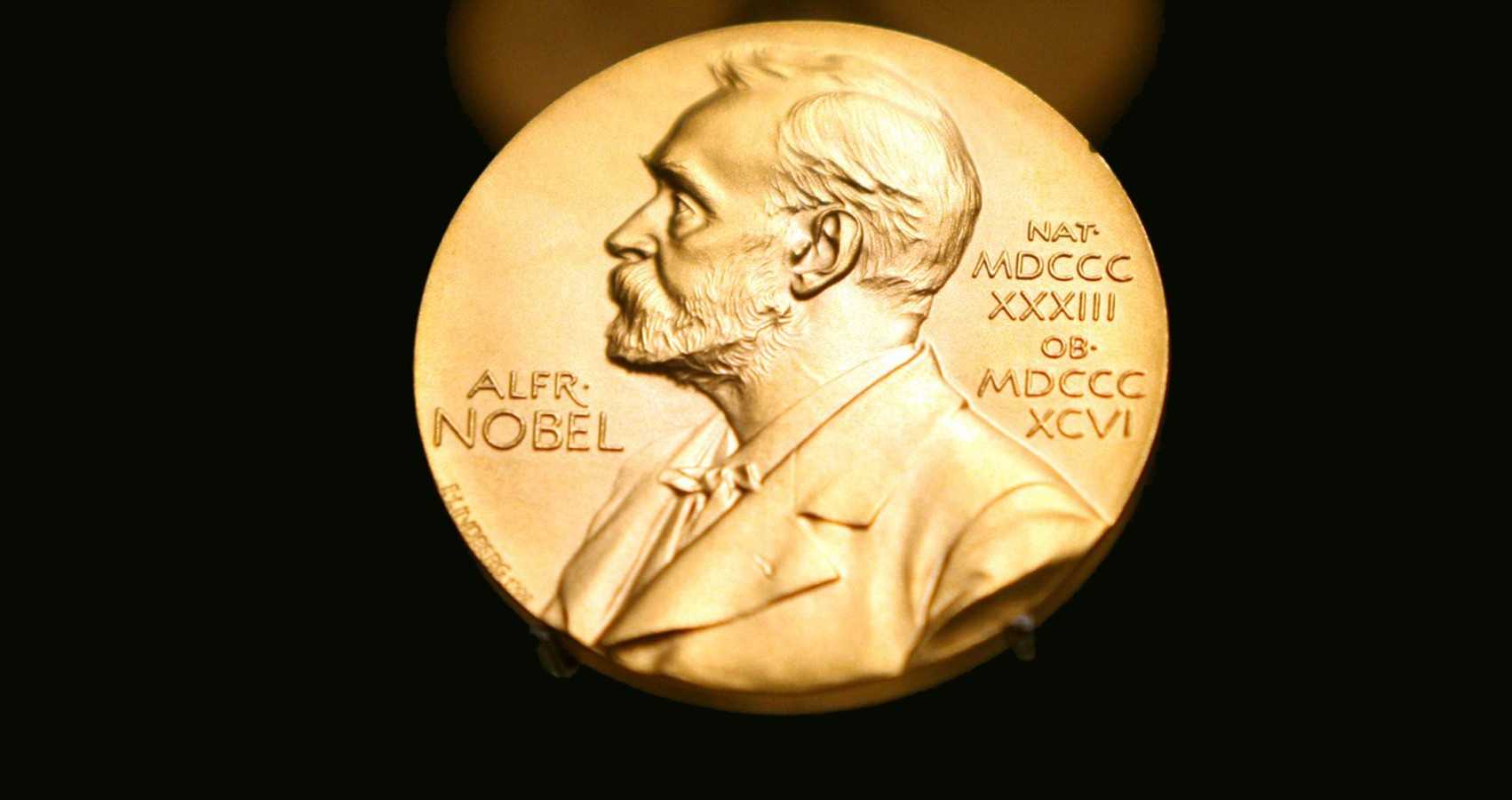 Нобелевская экономика 2023. Нобелевская медаль по физике. Нобелевская медаль по физике и химии. Медаль Нобелевской премии химия.