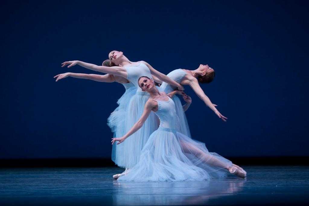 От длинной юбки до «облачка из газа»: история балетной пачки
